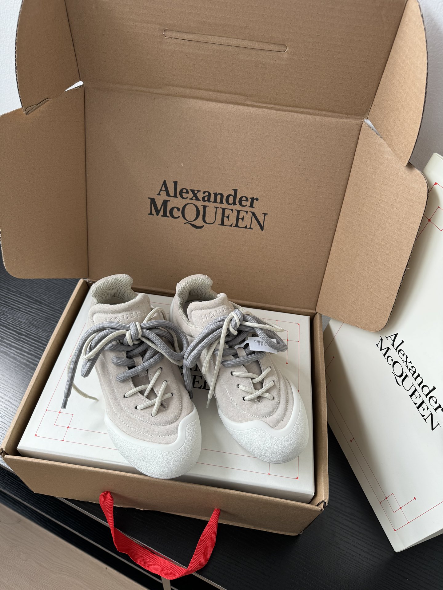 Alexander McQueen 스니커즈