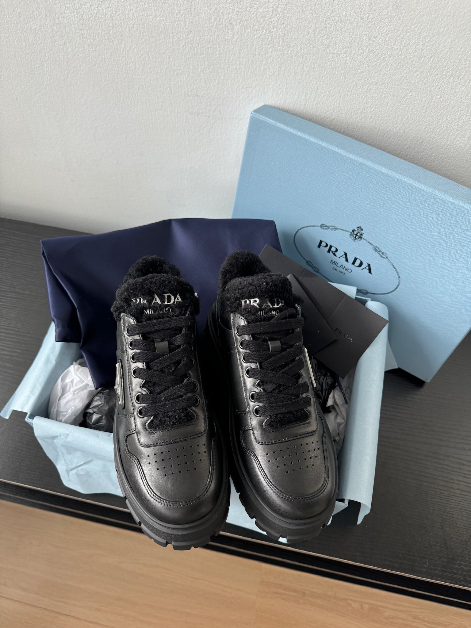 프라다 Prada 스니커즈