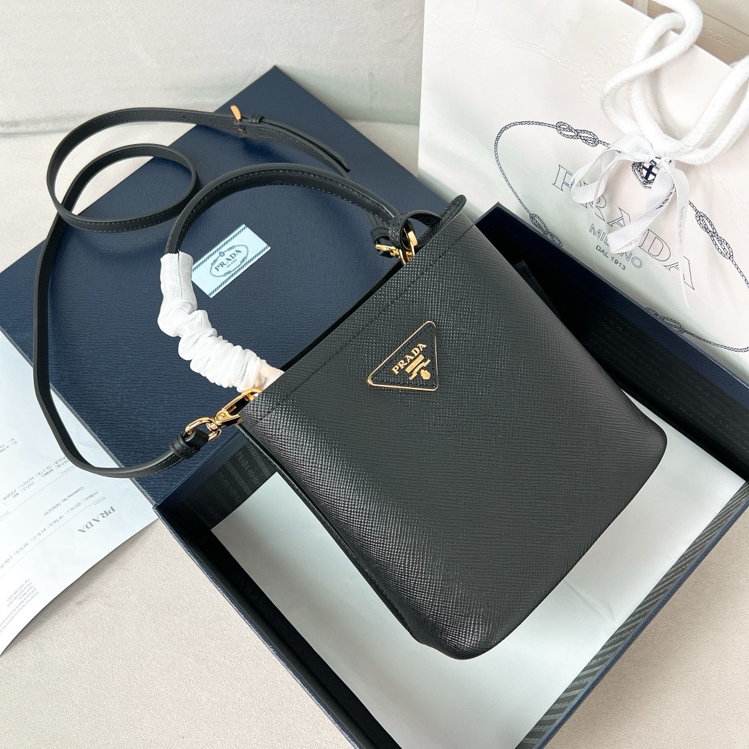 프라다 Prada 1BA217 버킷 백 18CM