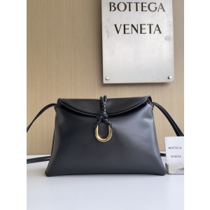 보테가베네타 Bottega Veneta Medium Liberta 806034