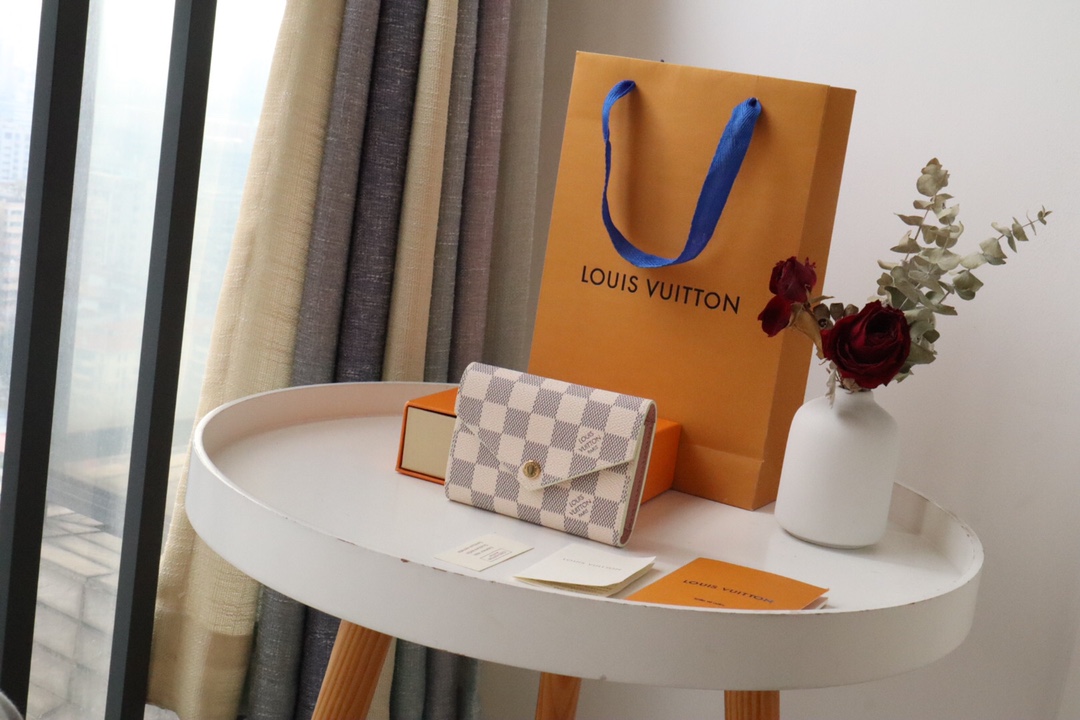 루이비통 Louis Vuitton M62361 지갑 11CM