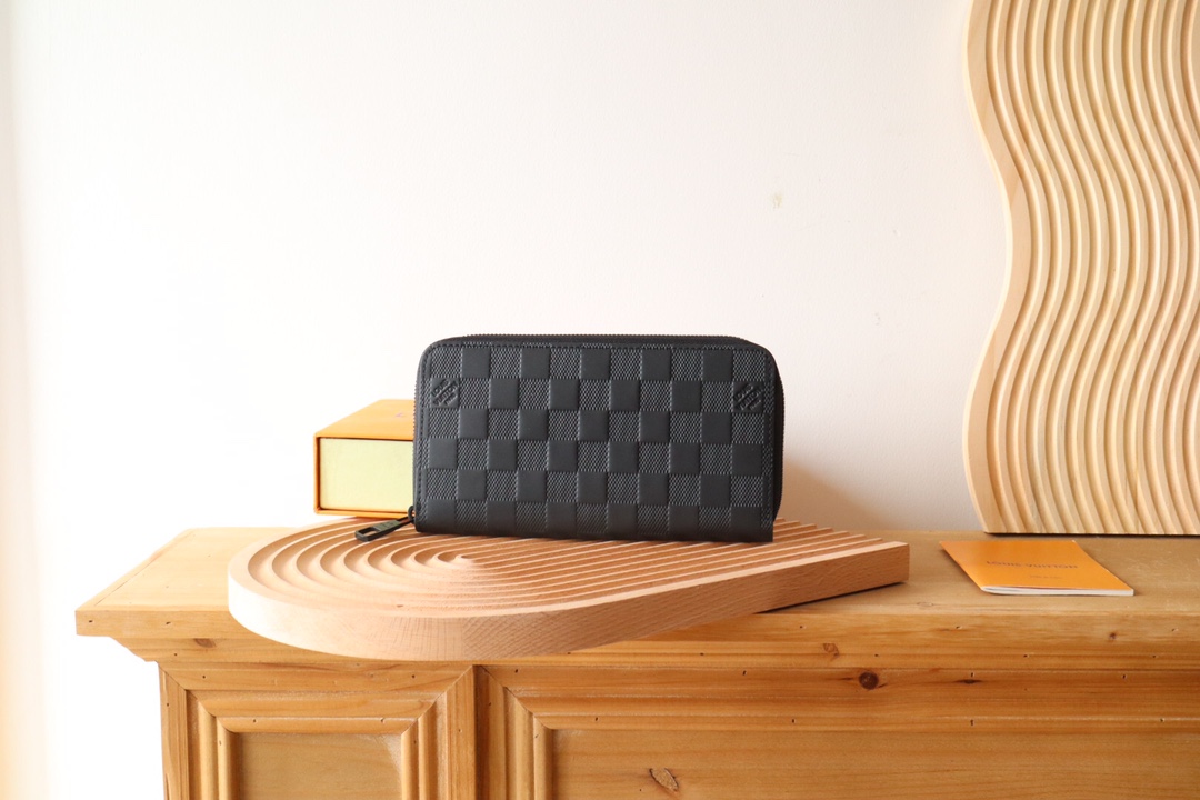 루이비통 Louis Vuitton M60017 지갑 19CM