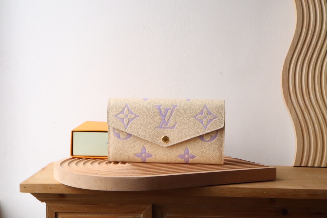 루이비통 Louis Vuitton M81049 지갑 19.5CM