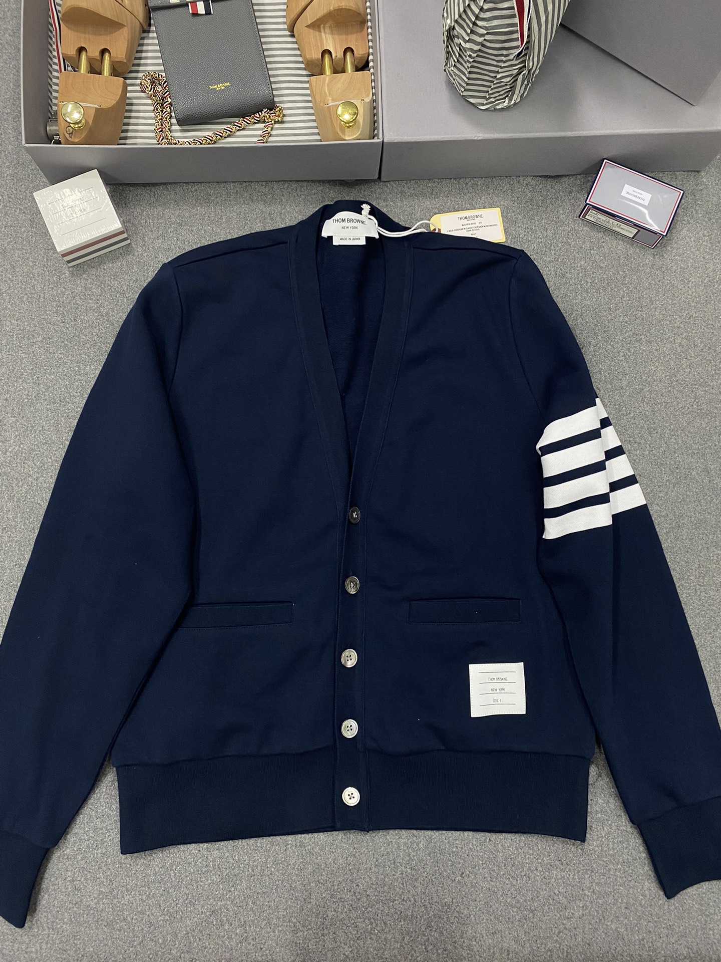 톰브라운 Thom Browne 가디건