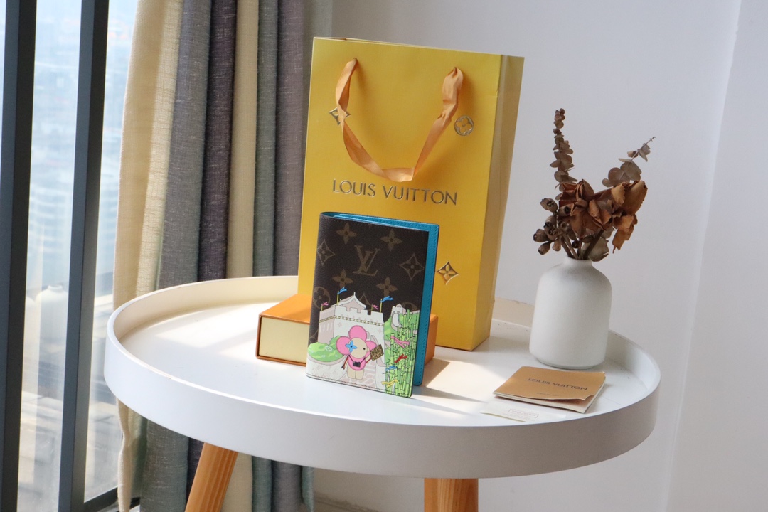 루이비통 Louis Vuitton M80886 지갑 12CM