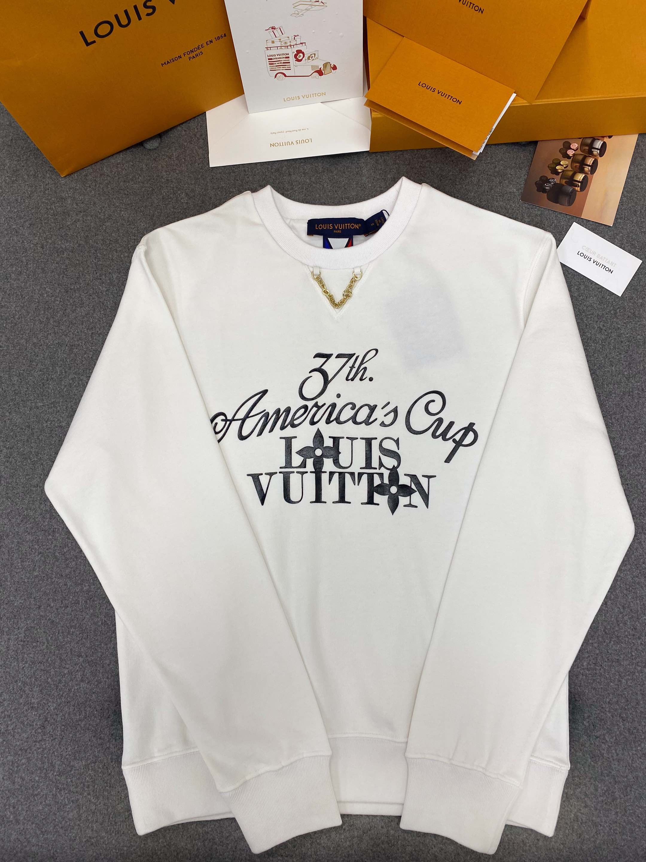 루이비통 Louis Vuitton 라운드 맨투맨