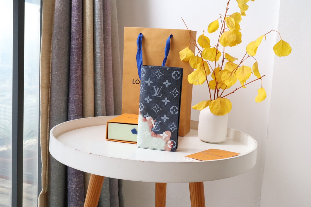 루이비통 Louis Vuitton M82826 지갑 19CM