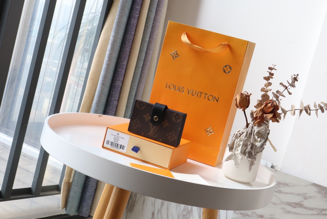 루이비통 Louis Vuitton M69761 카드 케이스 10.5CM