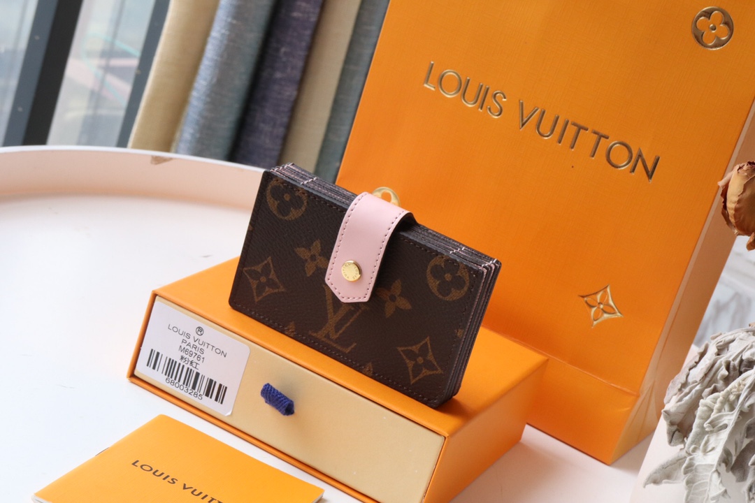 루이비통 Louis Vuitton M69761 카드 케이스 10.5CM