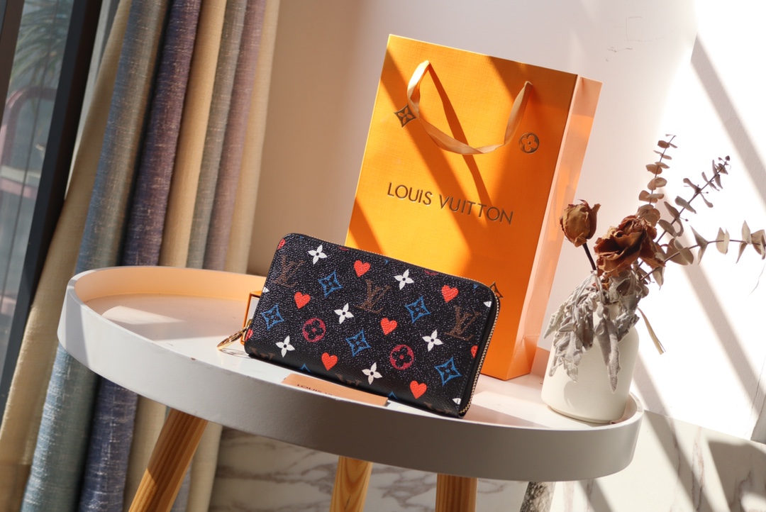 루이비통 Louis Vuitton M80305 지갑 11CM