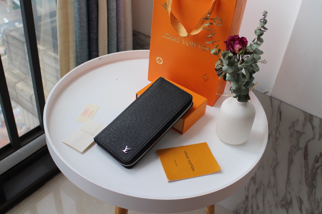 루이비통 Louis Vuitton M30317 지갑