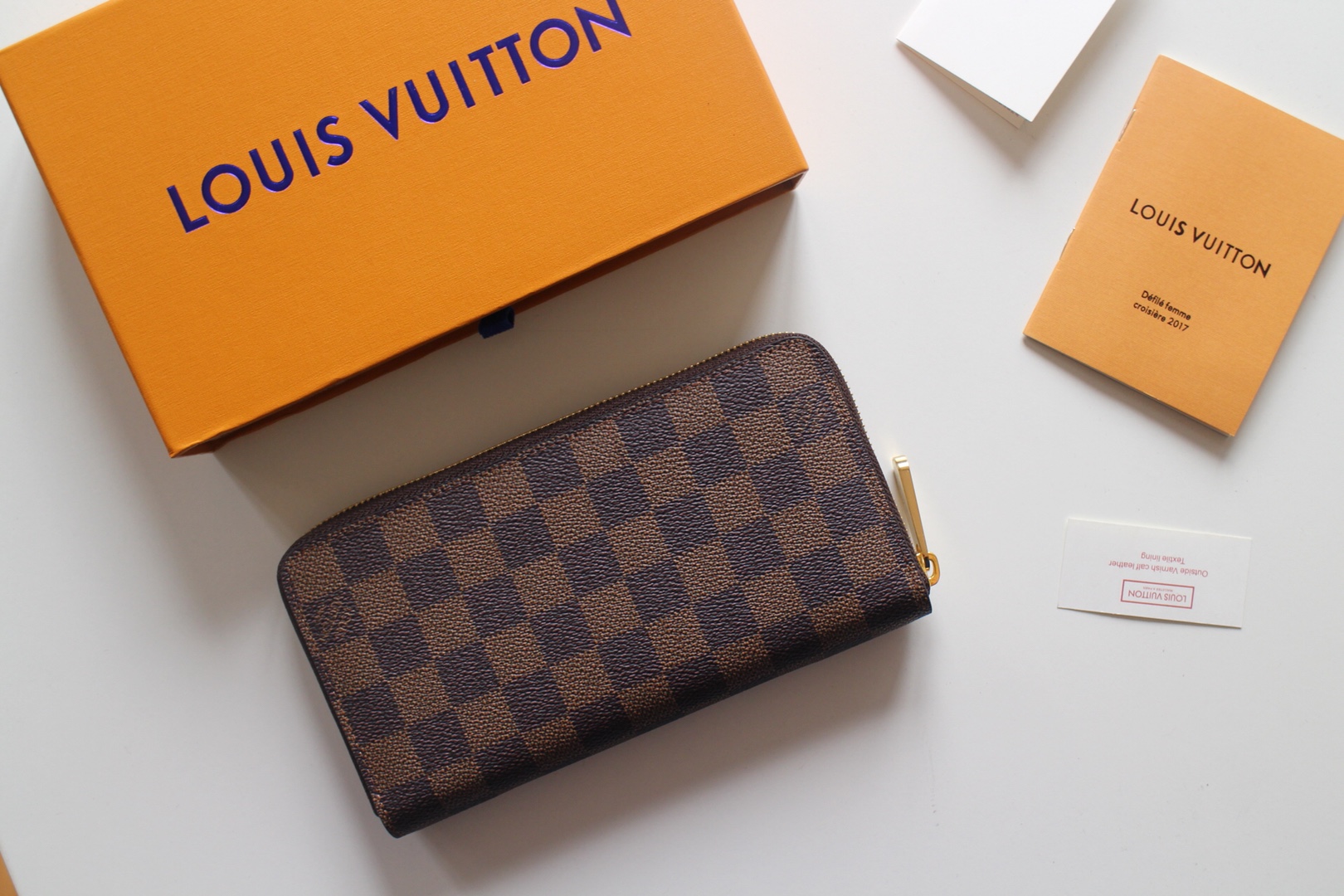 루이비통 Louis Vuitton M60017 지갑 19CM