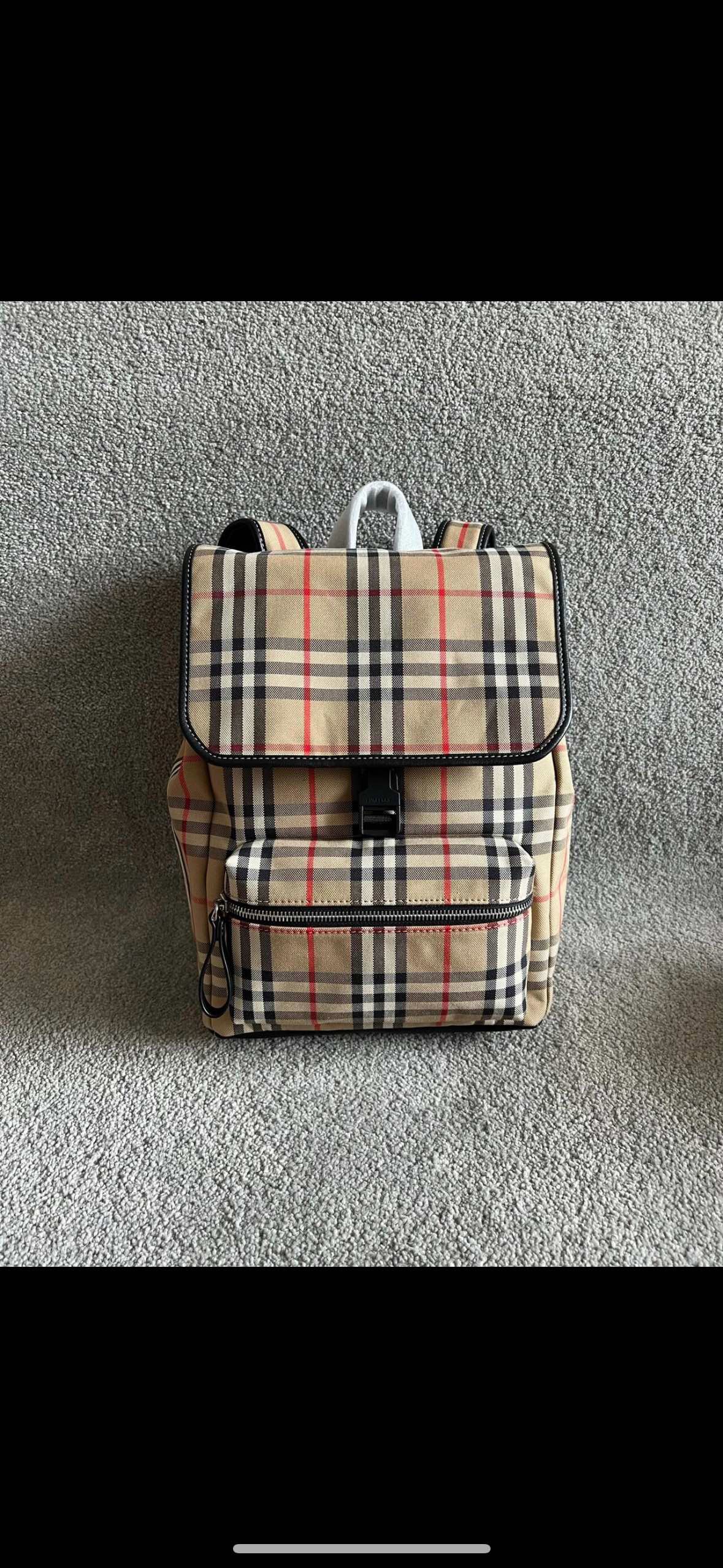 버버리 Burberry 1300 백팩 33CM