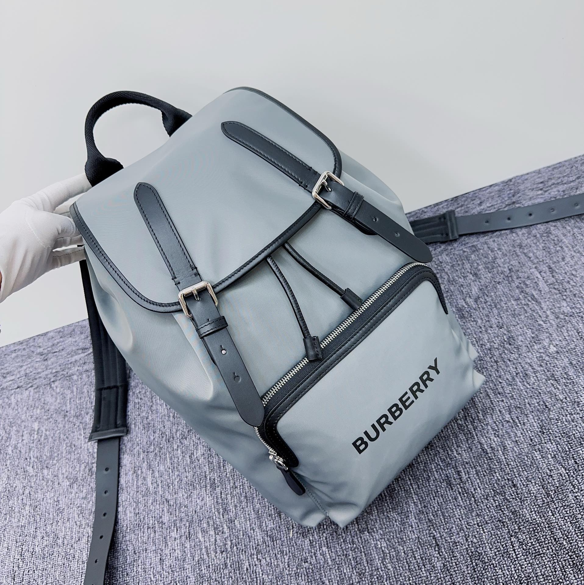 버버리 Burberry 8041 백팩 40CM