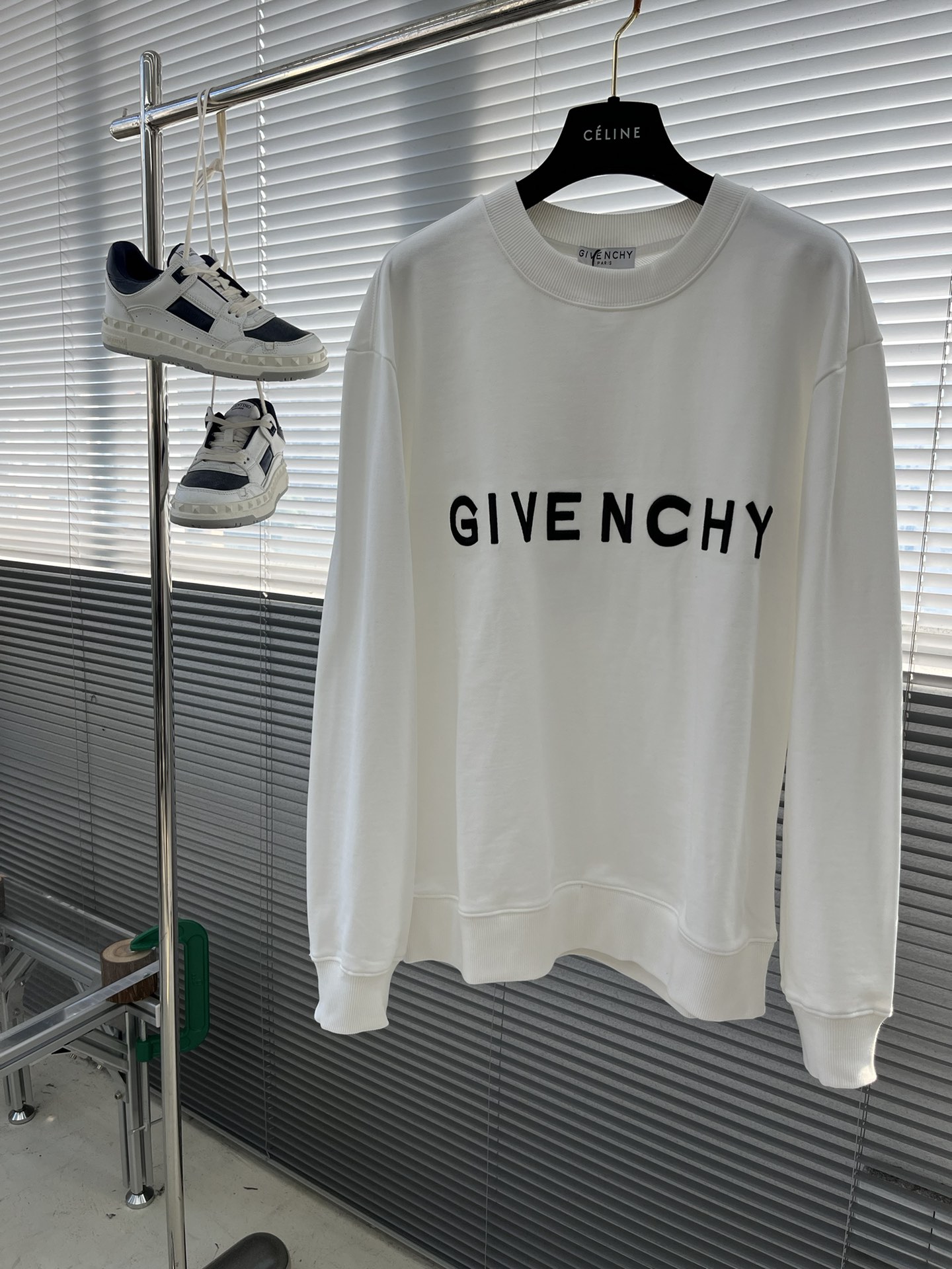 지방시 Givenchy 라운드 맨투맨