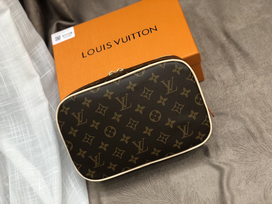 루이비통 Louis Vuitton M43383 파우치 26CM