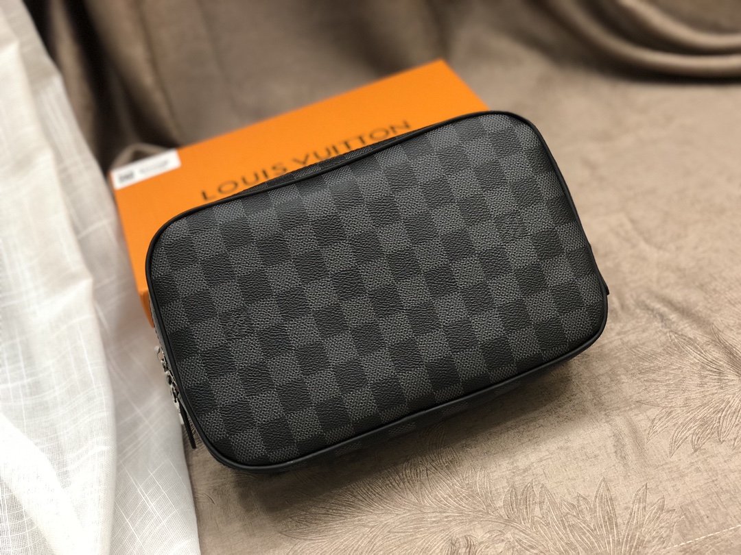 루이비통 Louis Vuitton M43383 파우치 26CM