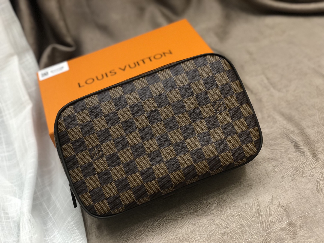 루이비통 Louis Vuitton M43383 파우치 26CM