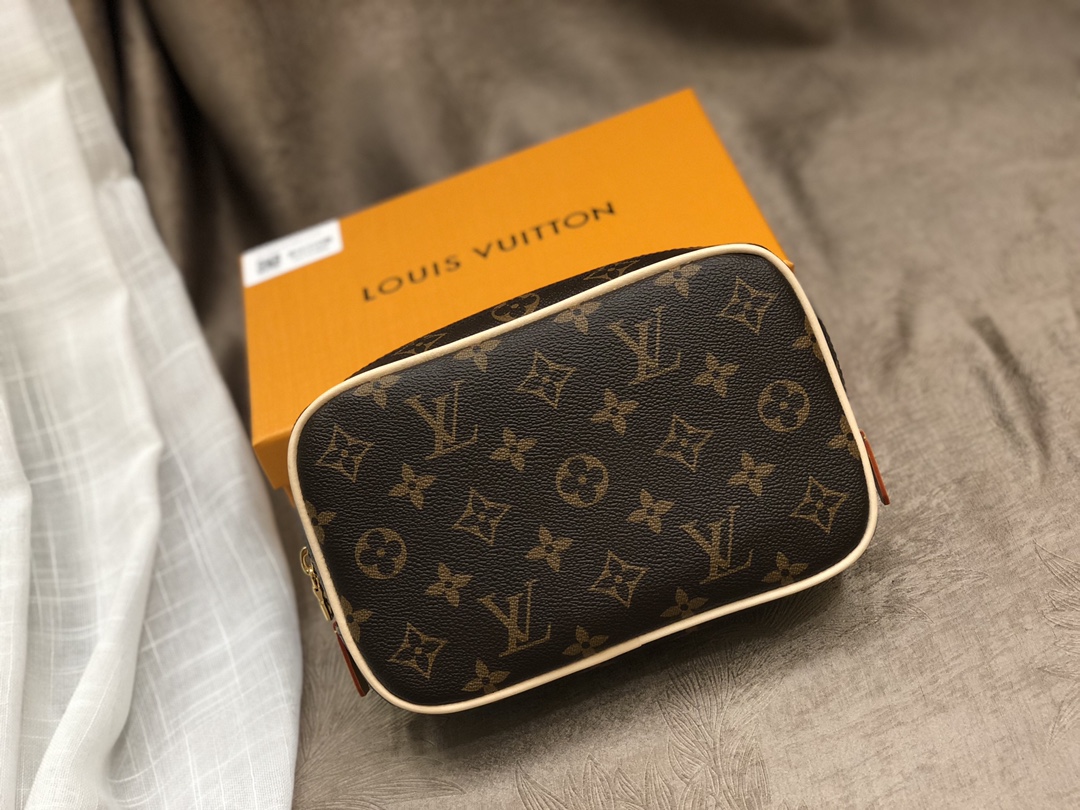 루이비통 Louis Vuitton M47522 파우치 20CM