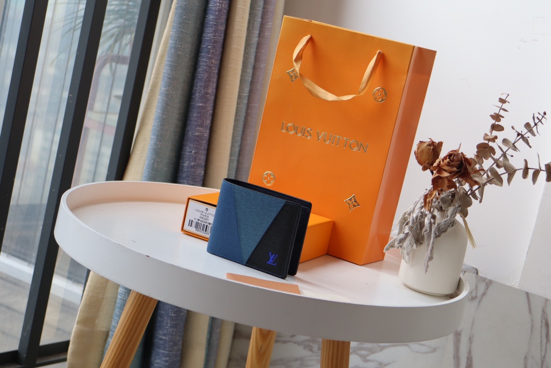 루이비통 Louis Vuitton N63261 지갑 11CM
