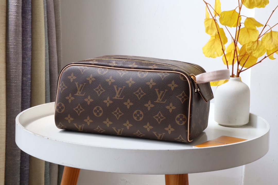 루이비통 Louis Vuitton M44494 파우치 28CM