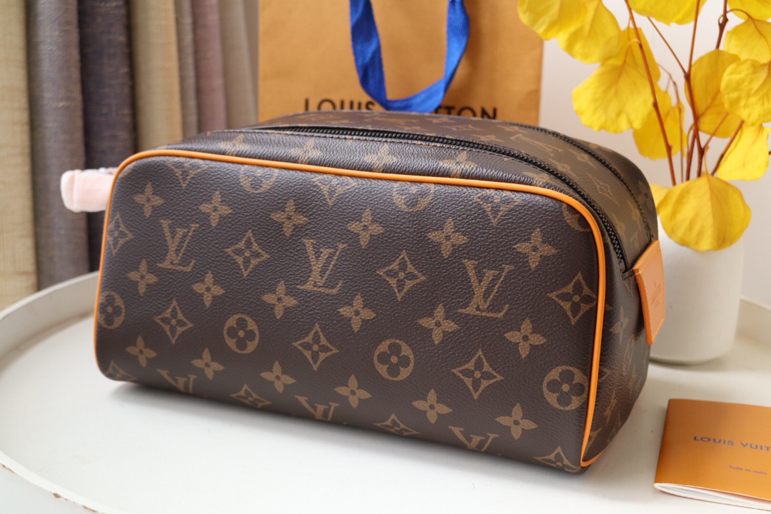 루이비통 Louis Vuitton M44494 파우치 28CM
