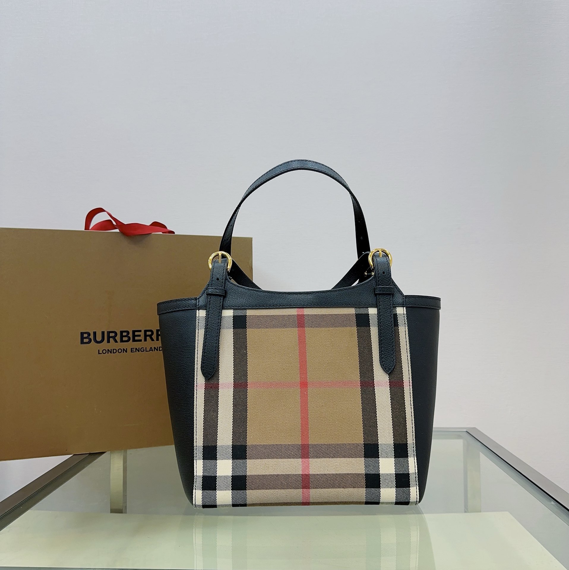 버버리 Burberry 30291 The Canter 토트 백 26CM
