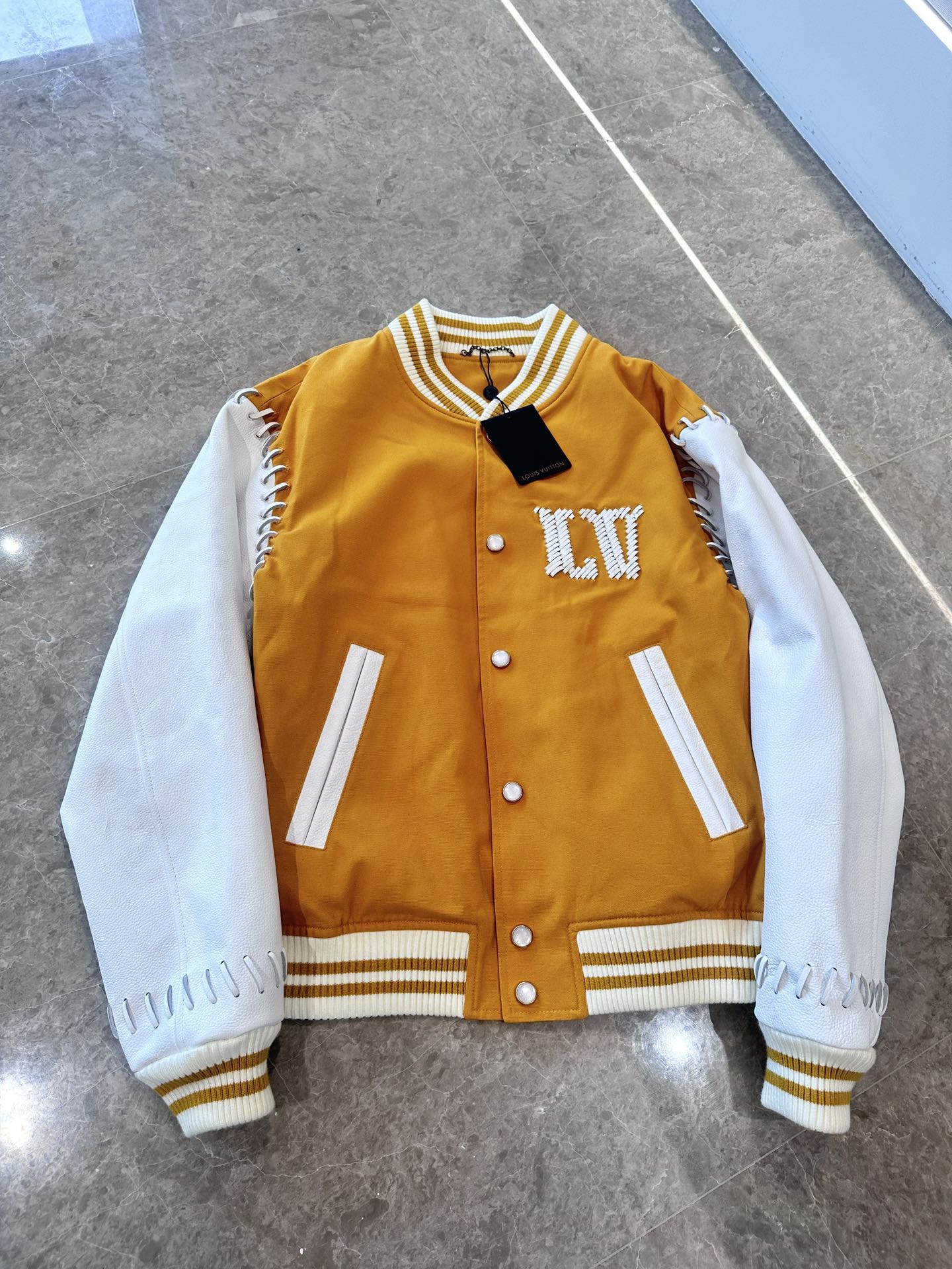 루이비통 Louis Vuitton 레더 재킷