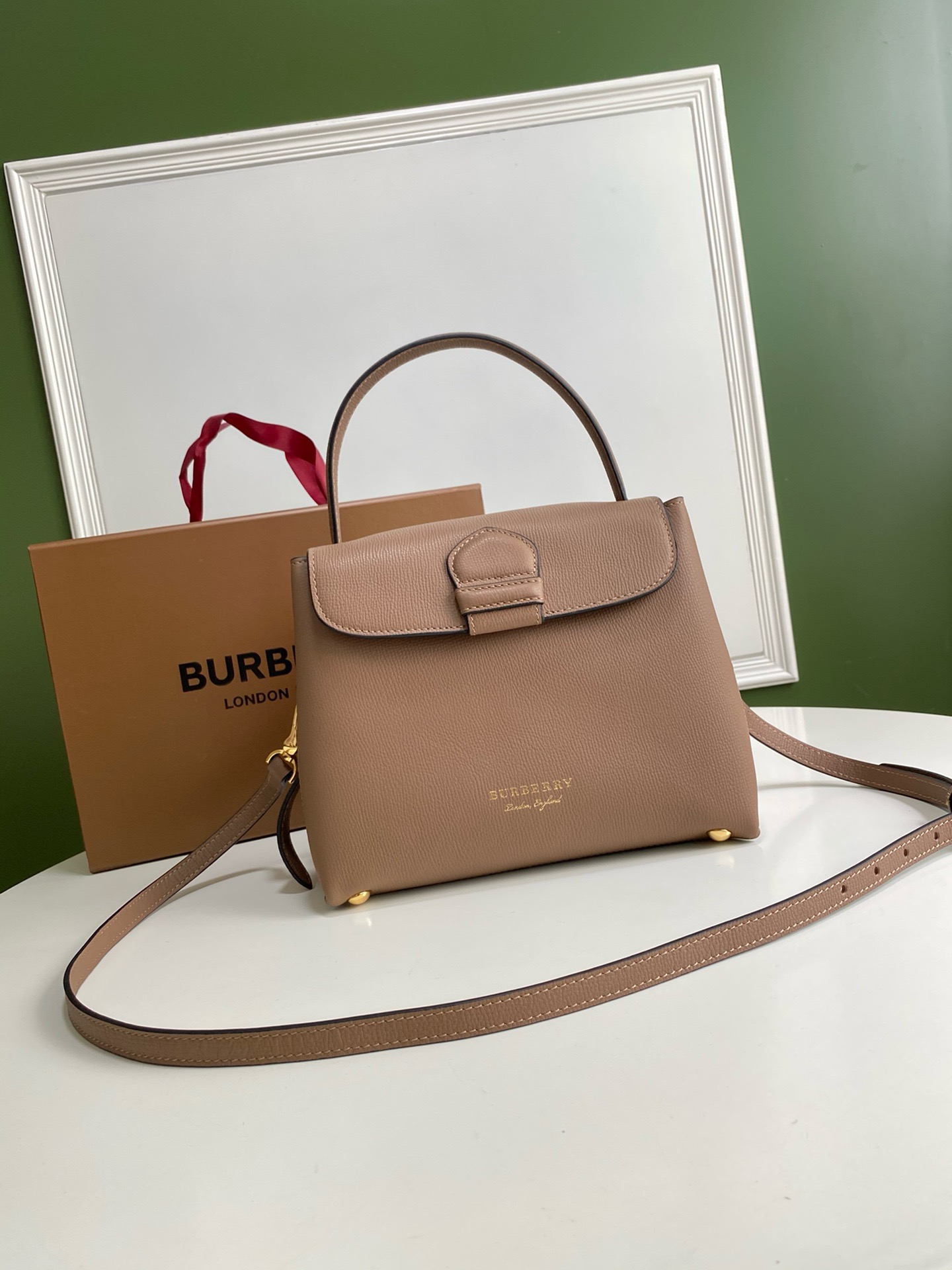 버버리 Burberry 6181 탑 핸들백 26CM