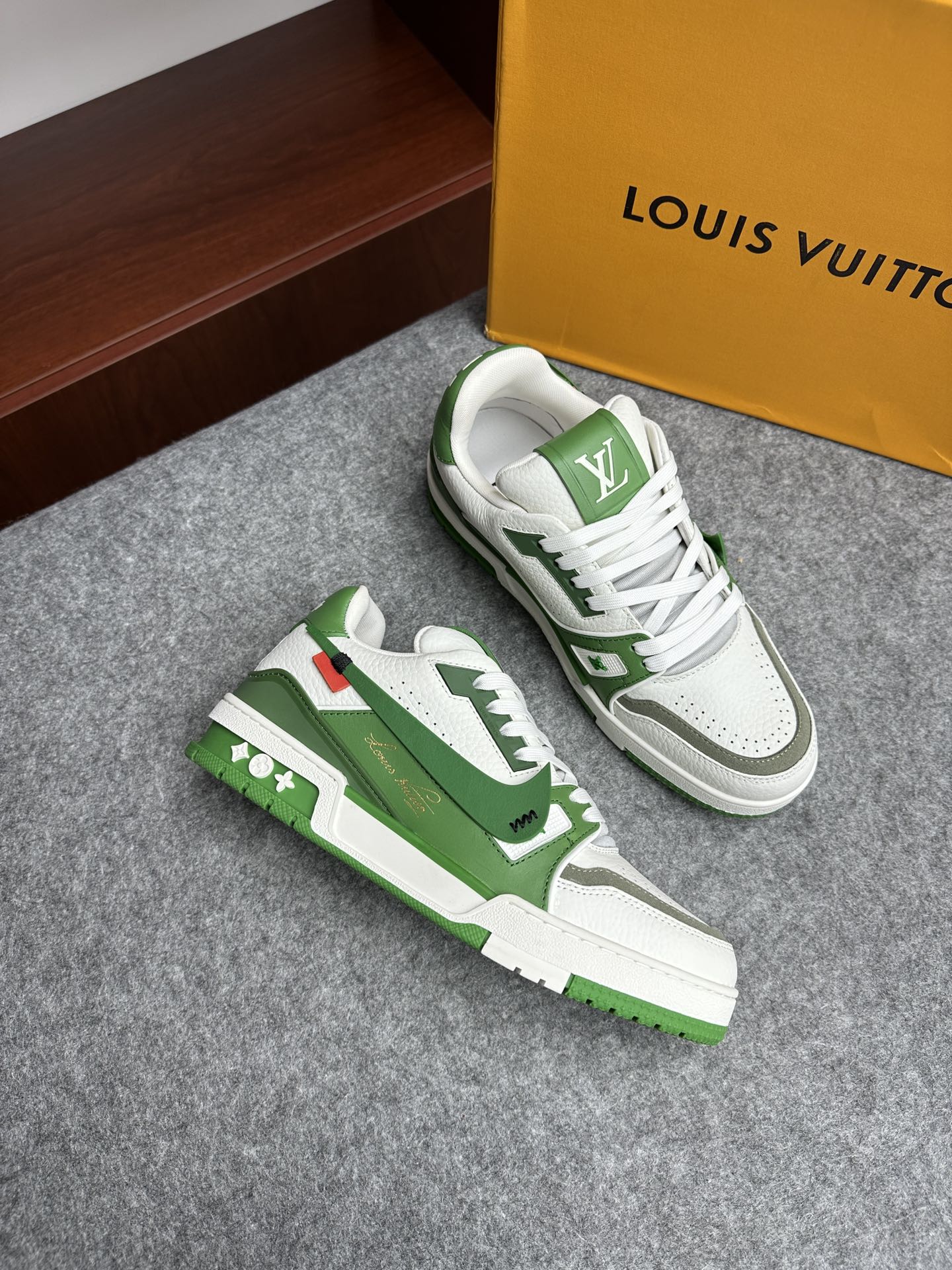 루이비통 LV TRAINER X NIKE 트레이너 스니커즈