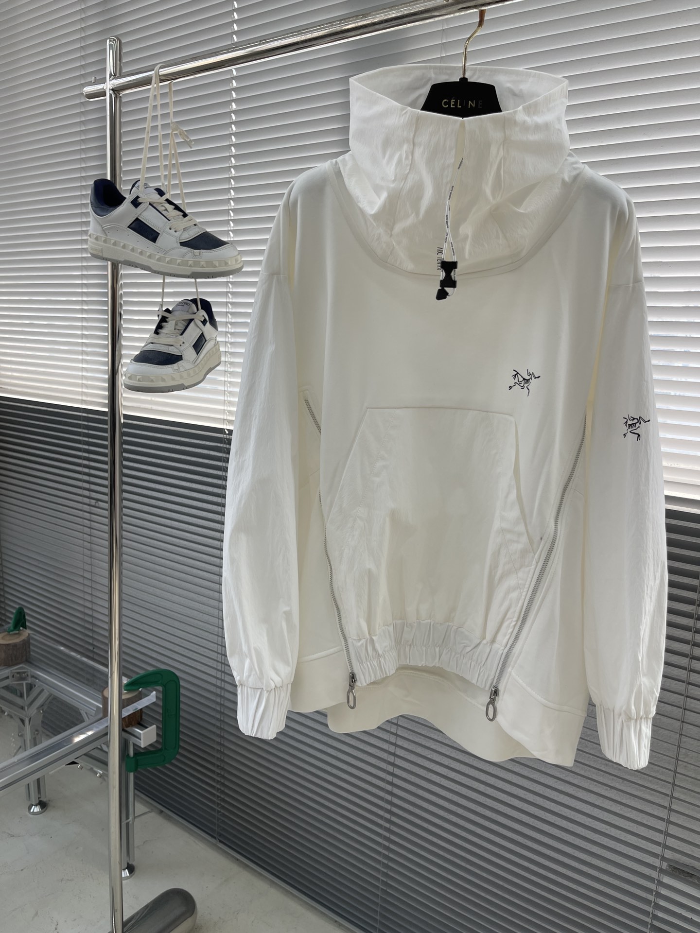 아크테릭스 ARC'TERYX 라운드 맨투맨