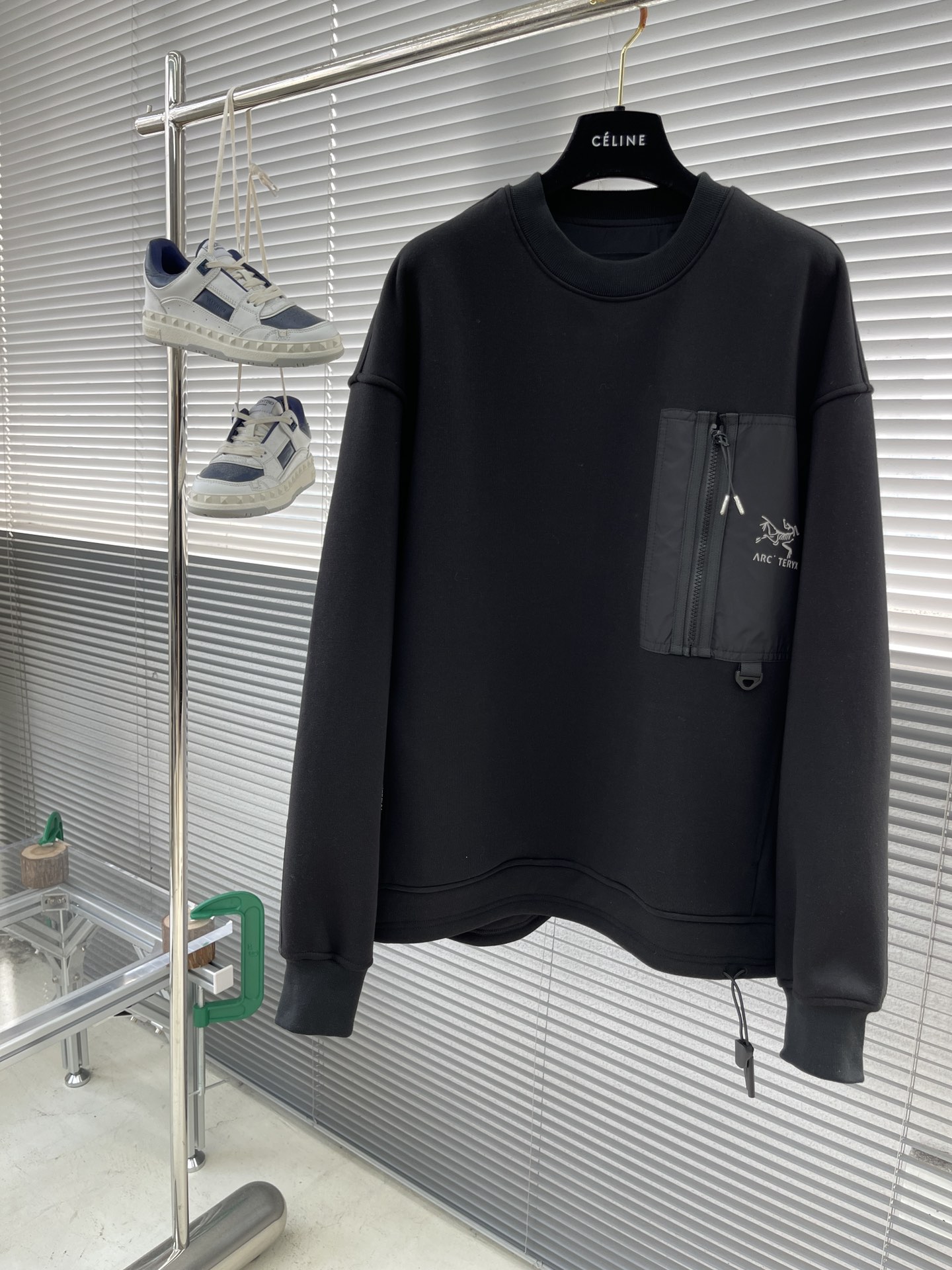 아크테릭스 ARC'TERYX 라운드 맨투맨