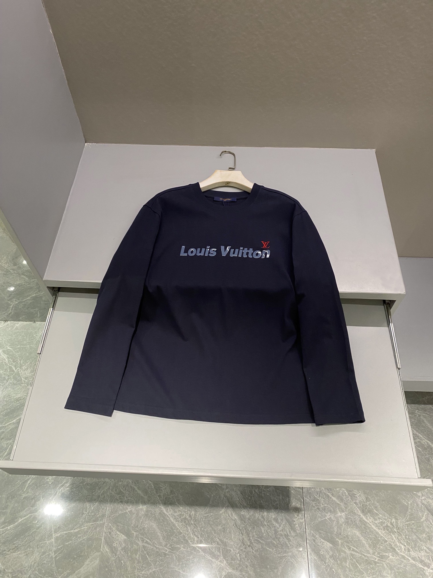 루이비통 Louis Vuitton 긴팔 티셔츠