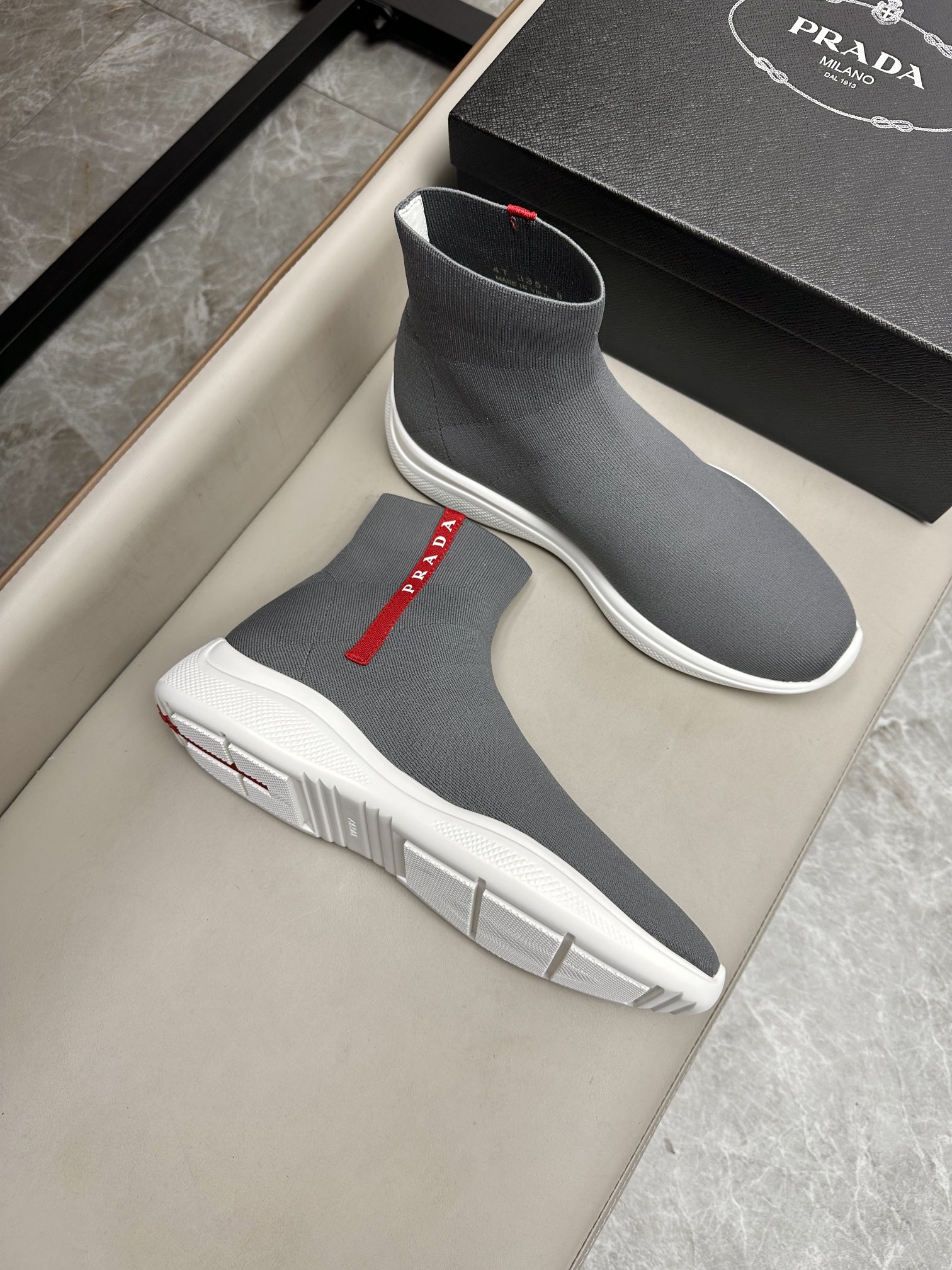 프라다 Prada 스니커즈