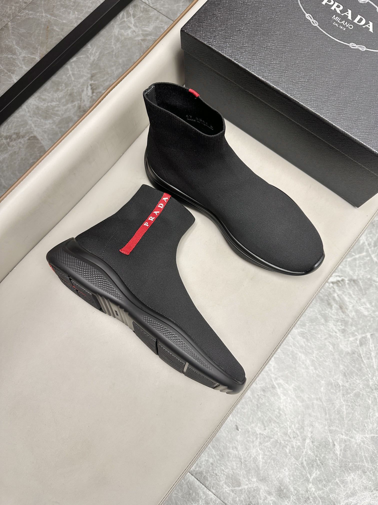 프라다 Prada 스니커즈