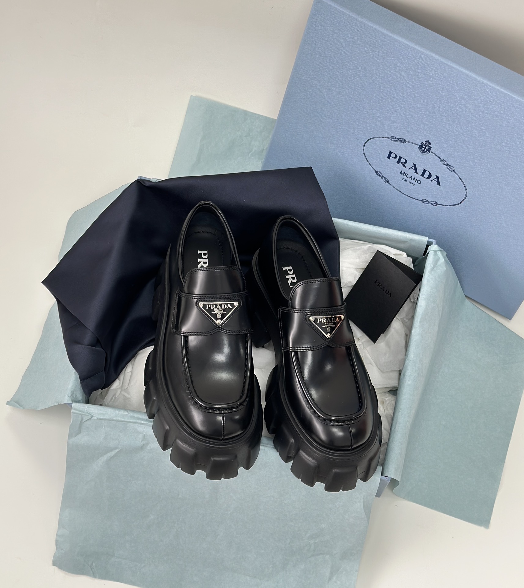 프라다 Prada 로퍼