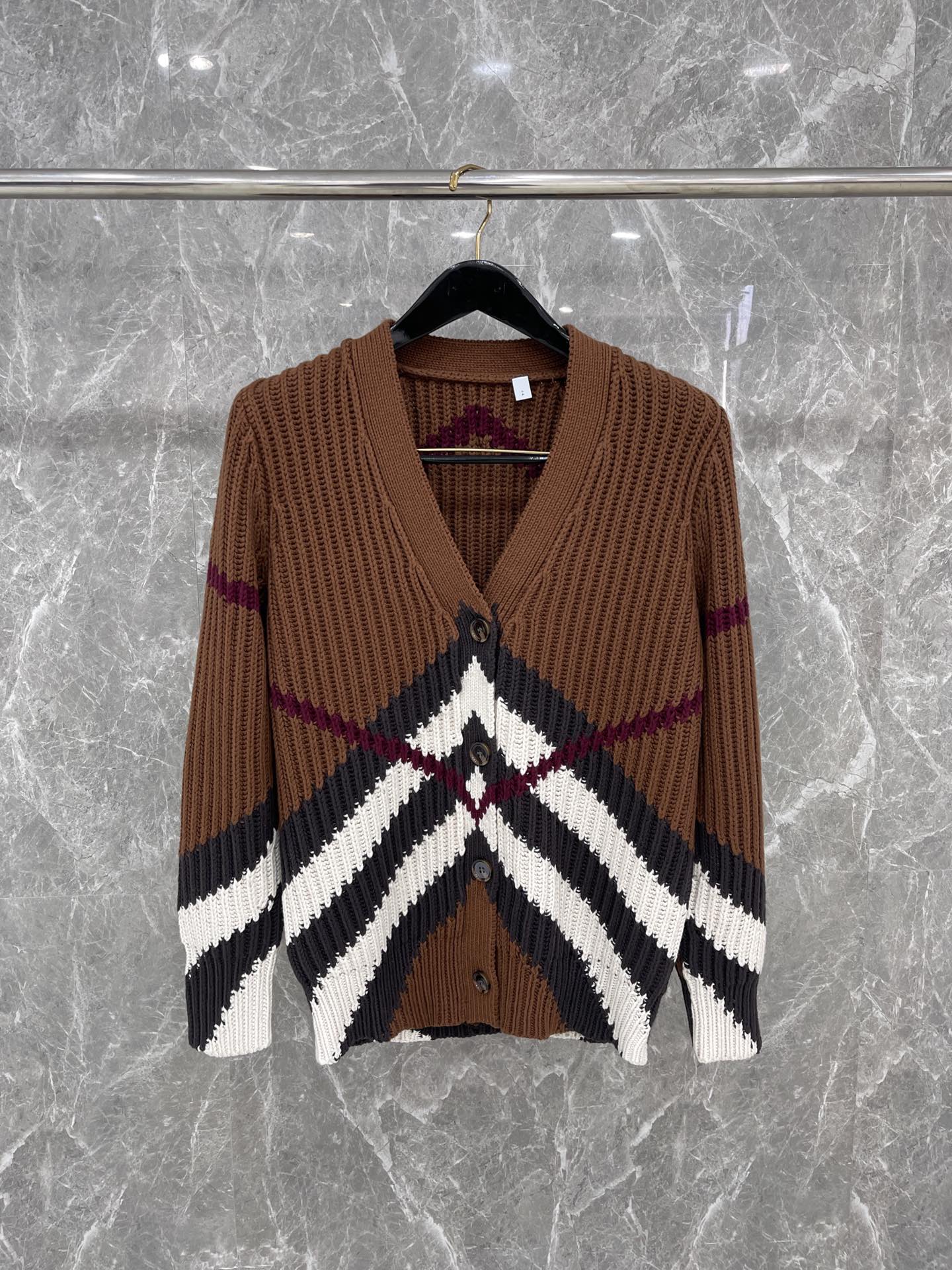 [대리석집] 버버리 Burberry 가디건