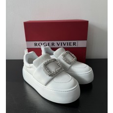 ROGER VIVIER 스니커즈