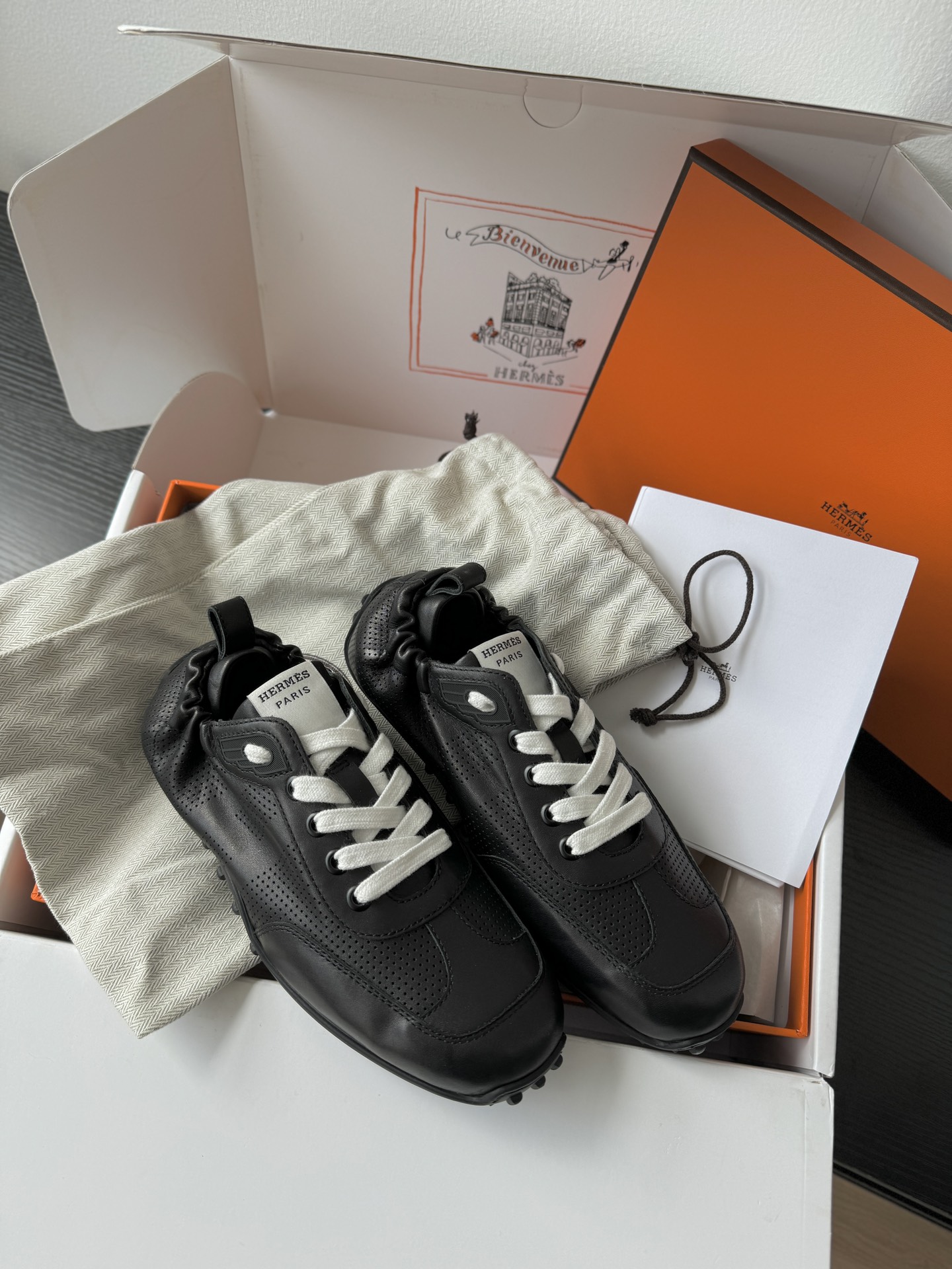 에르메스 Hermes 스니커즈