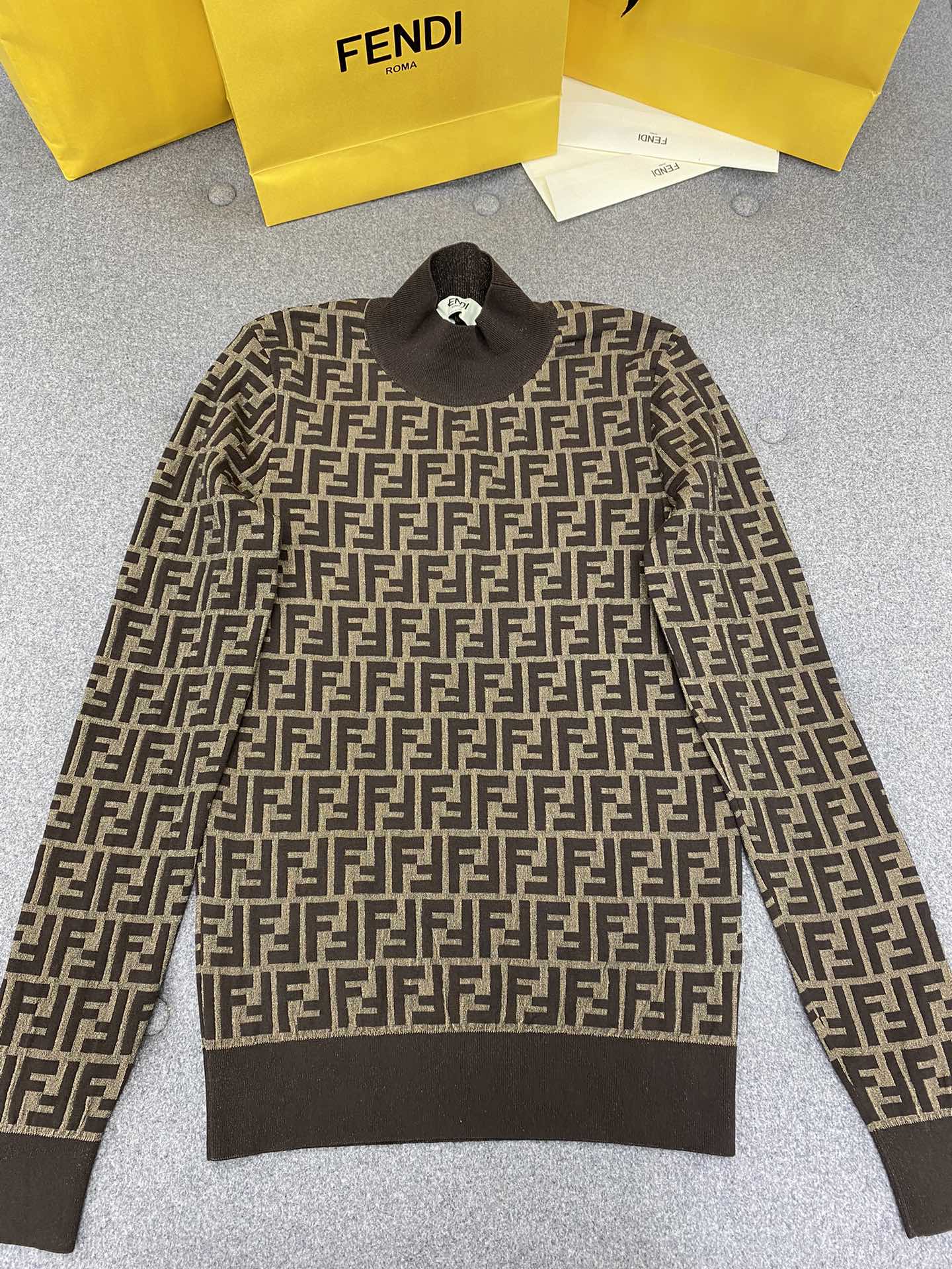 펜디 FENDI  스웨터