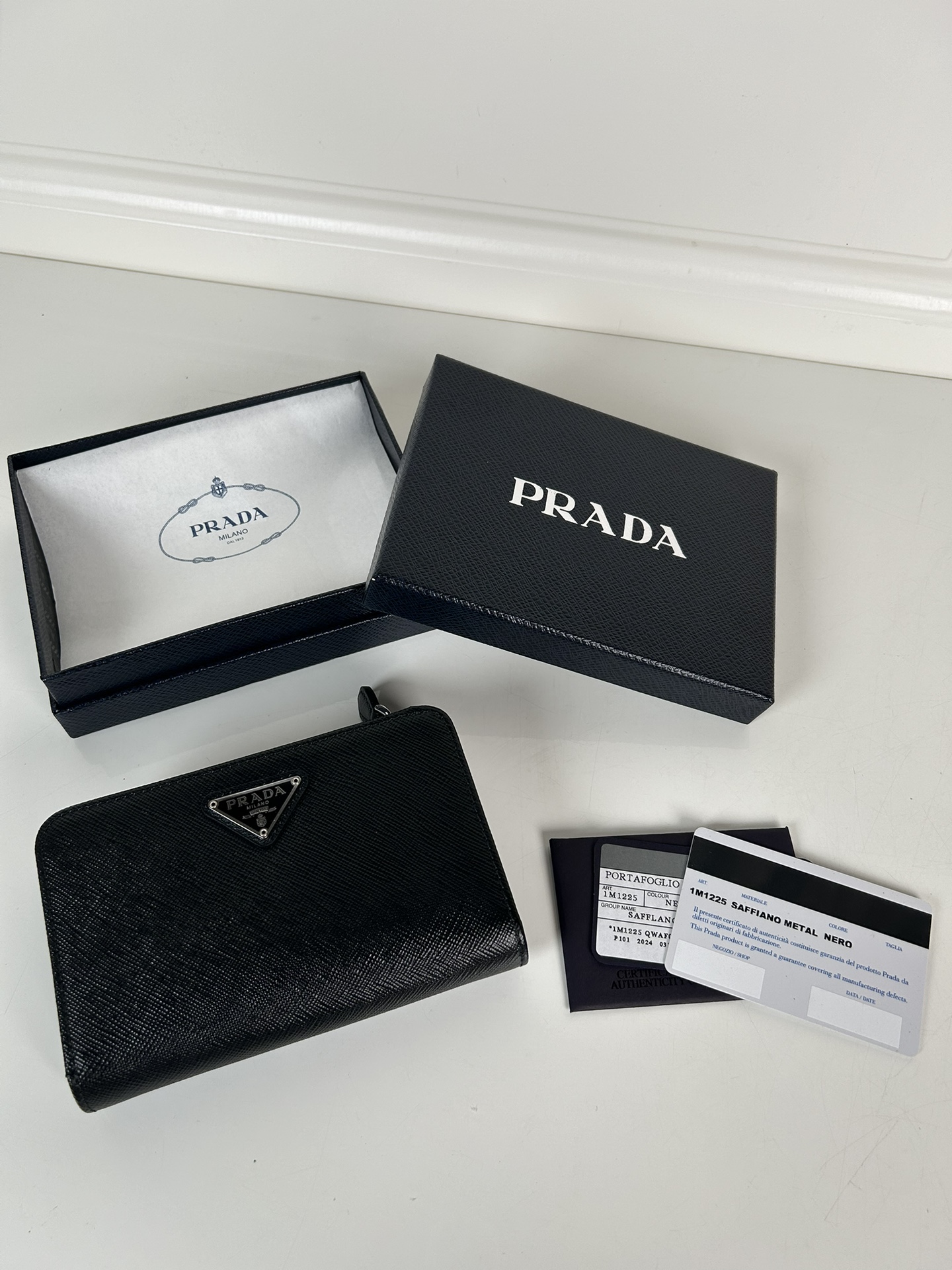 프라다 Prada 1M1225 지갑 14CM