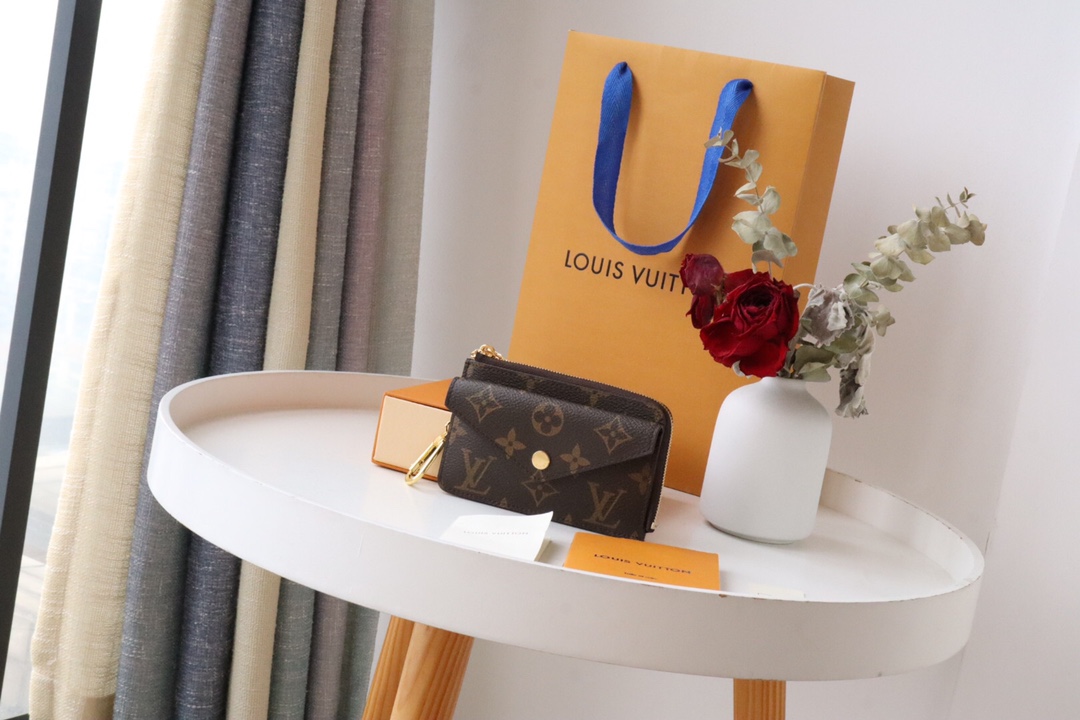 루이비통 Louis Vuitton M69431 카드 케이스 13CM