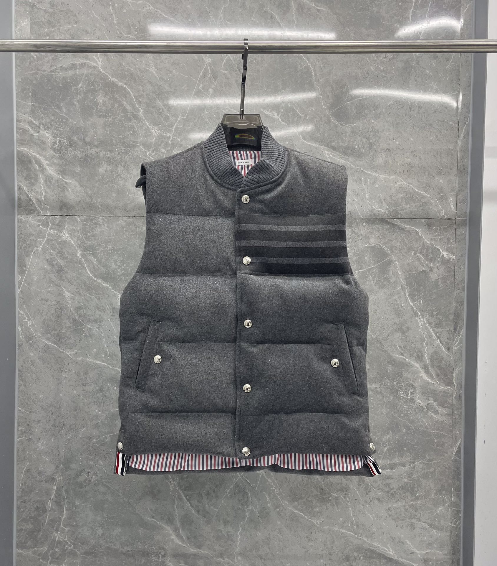 톰브라운 Thom Browne 조끼 패딩