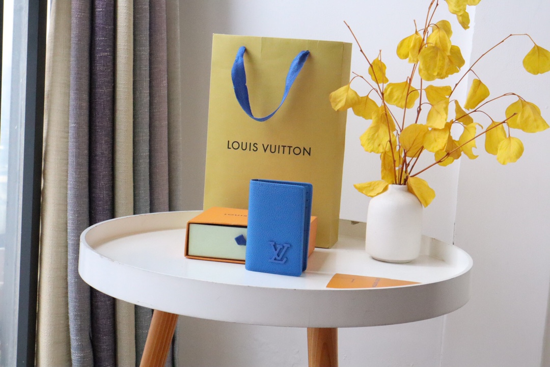 루이비통 Louis Vuitton M82275 카드 케이스 11.1CM