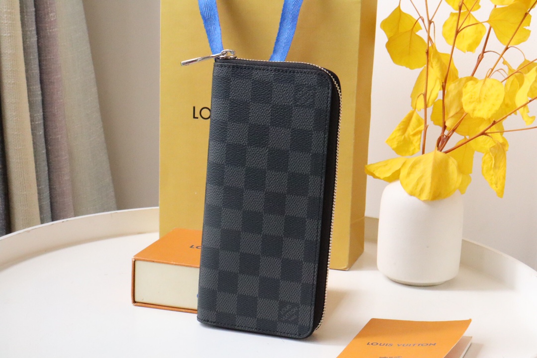 루이비통 Louis Vuitton M81330 지갑 20CM