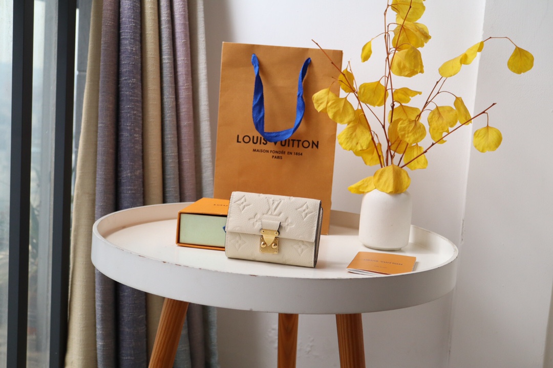 루이비통 Louis Vuitton M81071 지갑 11.5CM