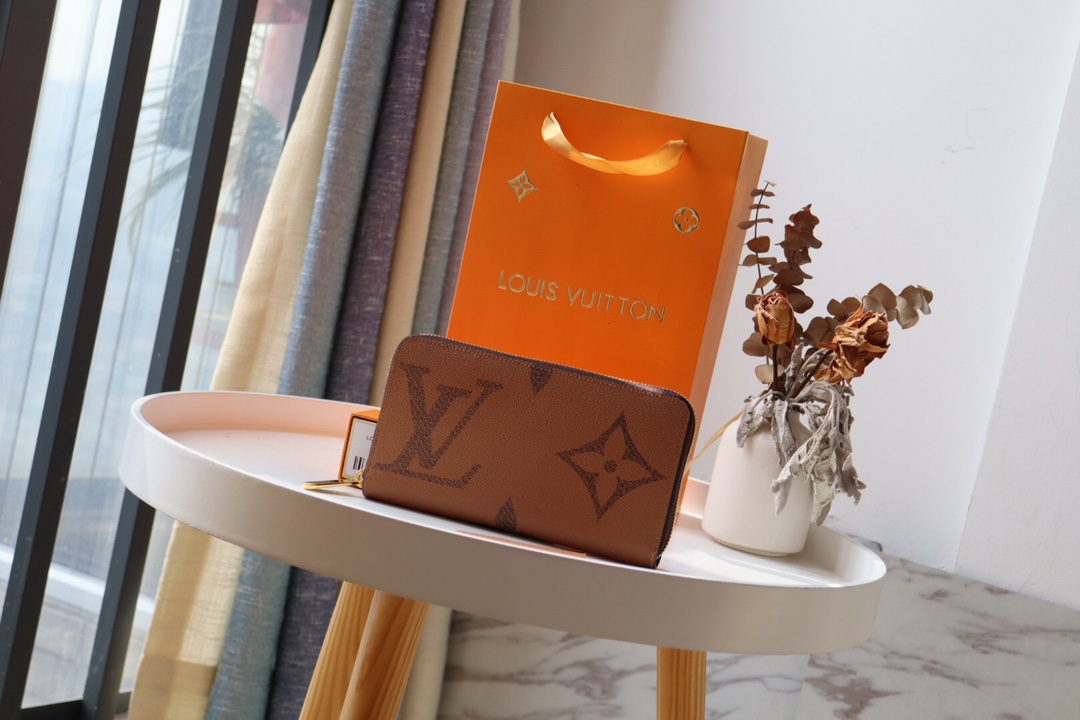 루이비통 Louis Vuitton M67687 지갑 19.5CM