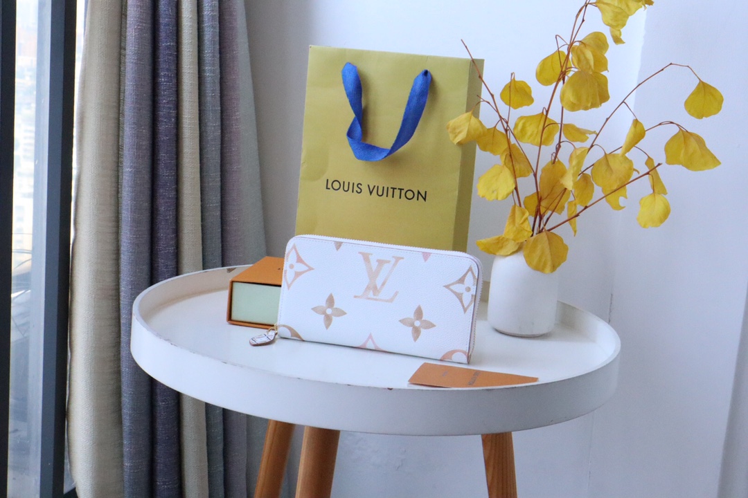 루이비통 Louis Vuitton M82384 지갑 19CM