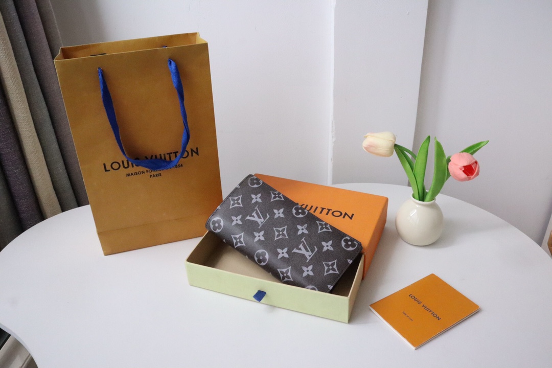 루이비통 Louis Vuitton M11708 지갑 11CM