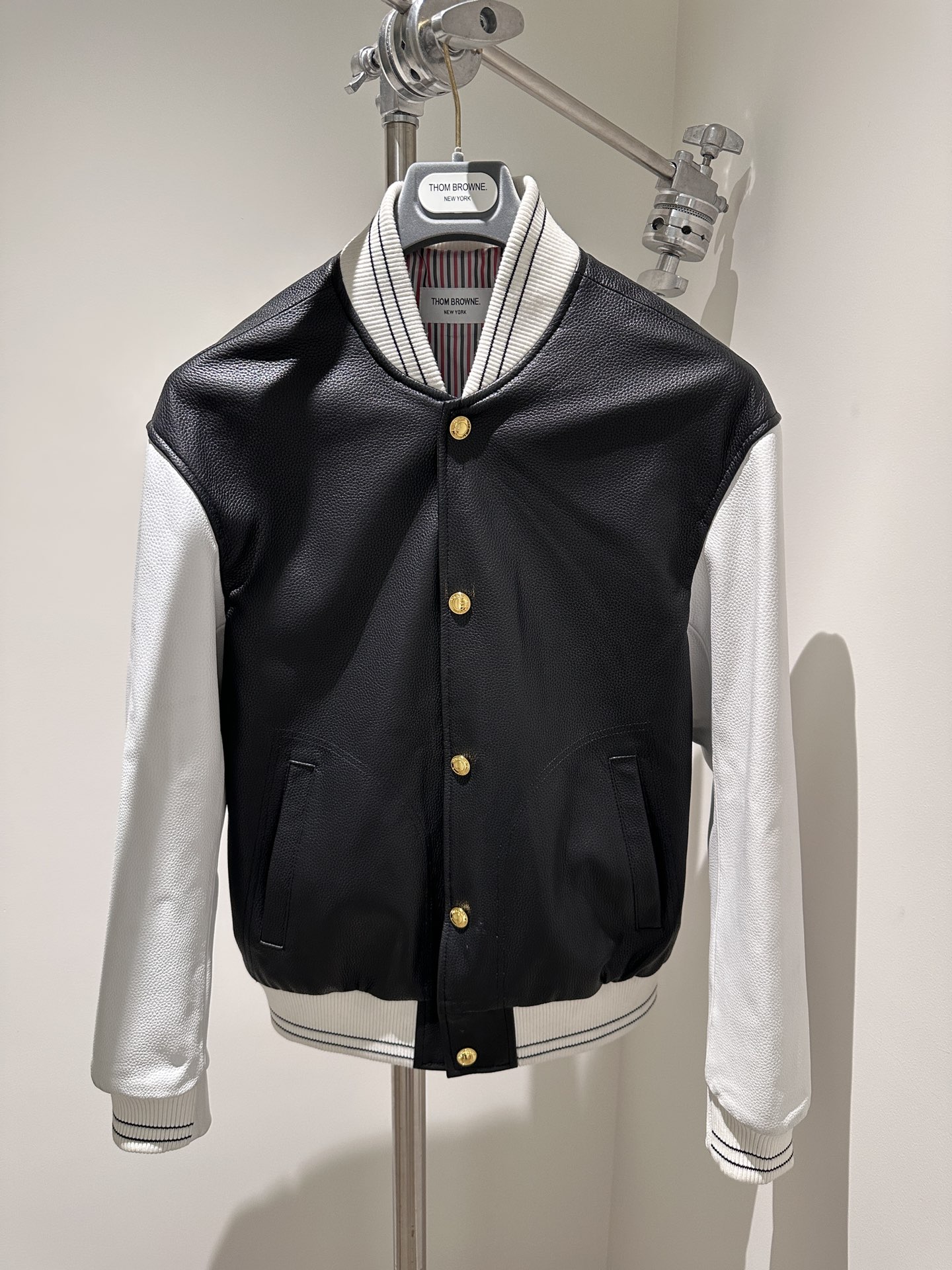 톰브라운 Thom Browne 레더자켓